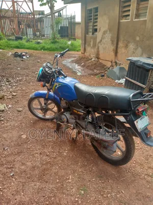 TVS HLX 125 2023 Blue