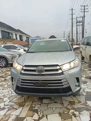 Toyota Highlander 2018 Blue