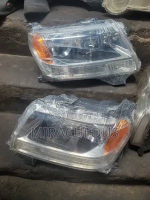 Headlight Suzuki Vitara 2008,2010, 2012 Model