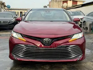 Toyota Camry XLE FWD (2.5L 4cyl 8AM) 2018 Red