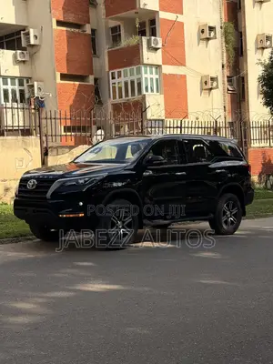 New Toyota Fortuner 2.8 D AWD 2023 Black