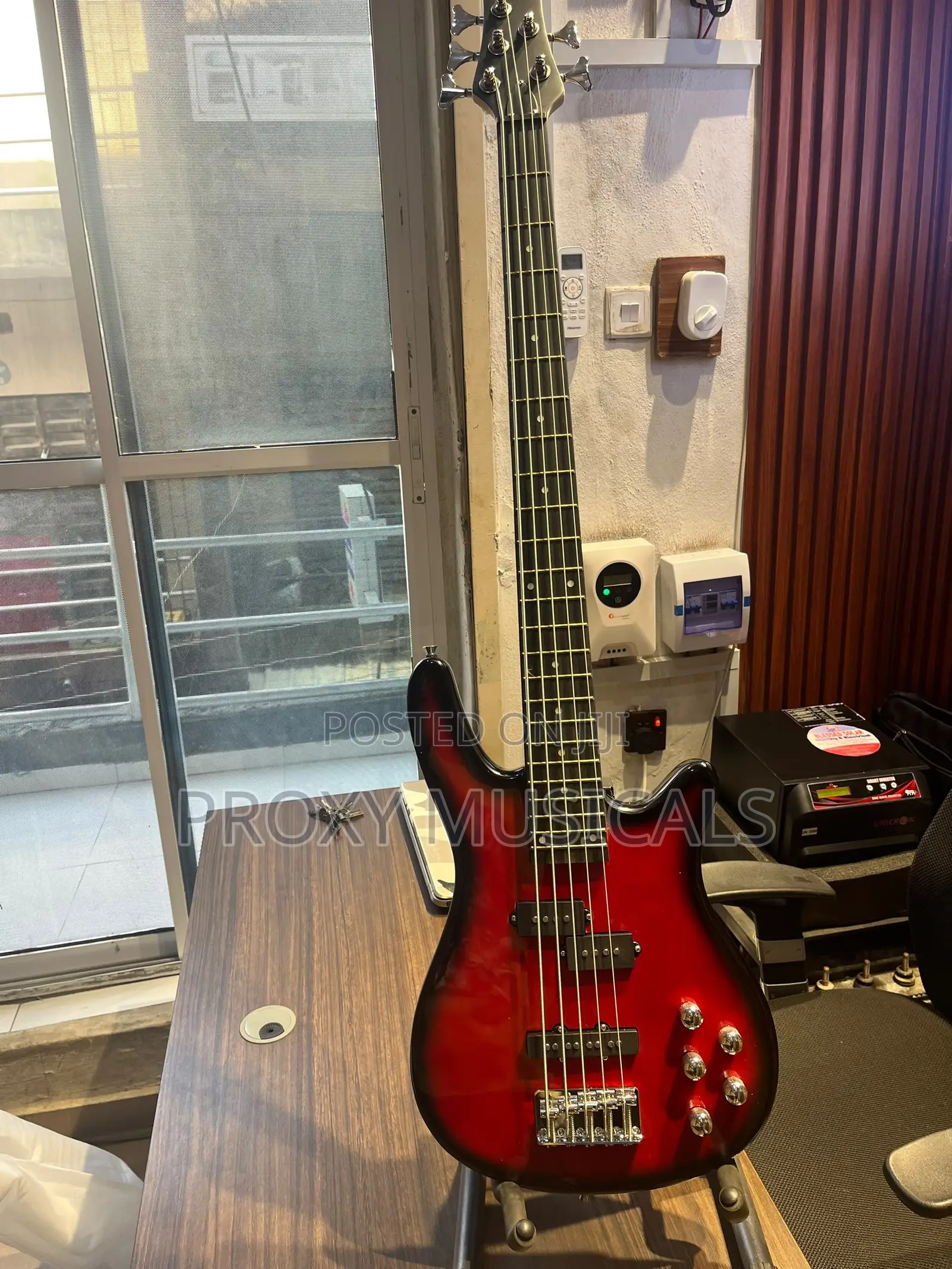TopTech Passive 5 Strings Bass Guitar
