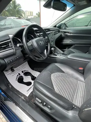 Toyota Camry 2018 Blue