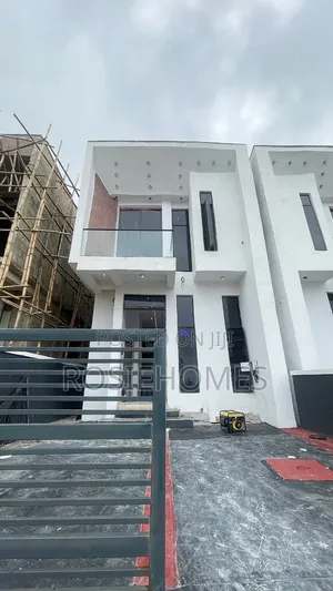 4bdrm Duplex in Ikota for sale