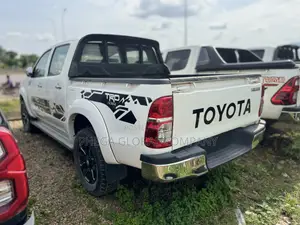 Toyota Hilux 2008 White