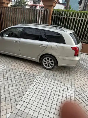Toyota Avensis 2004 Gray