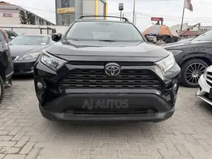 Toyota RAV4 XLE AWD 2020 Black