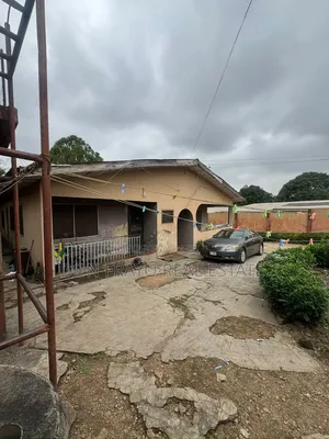 5bdrm Bungalow in New Bodija for sale