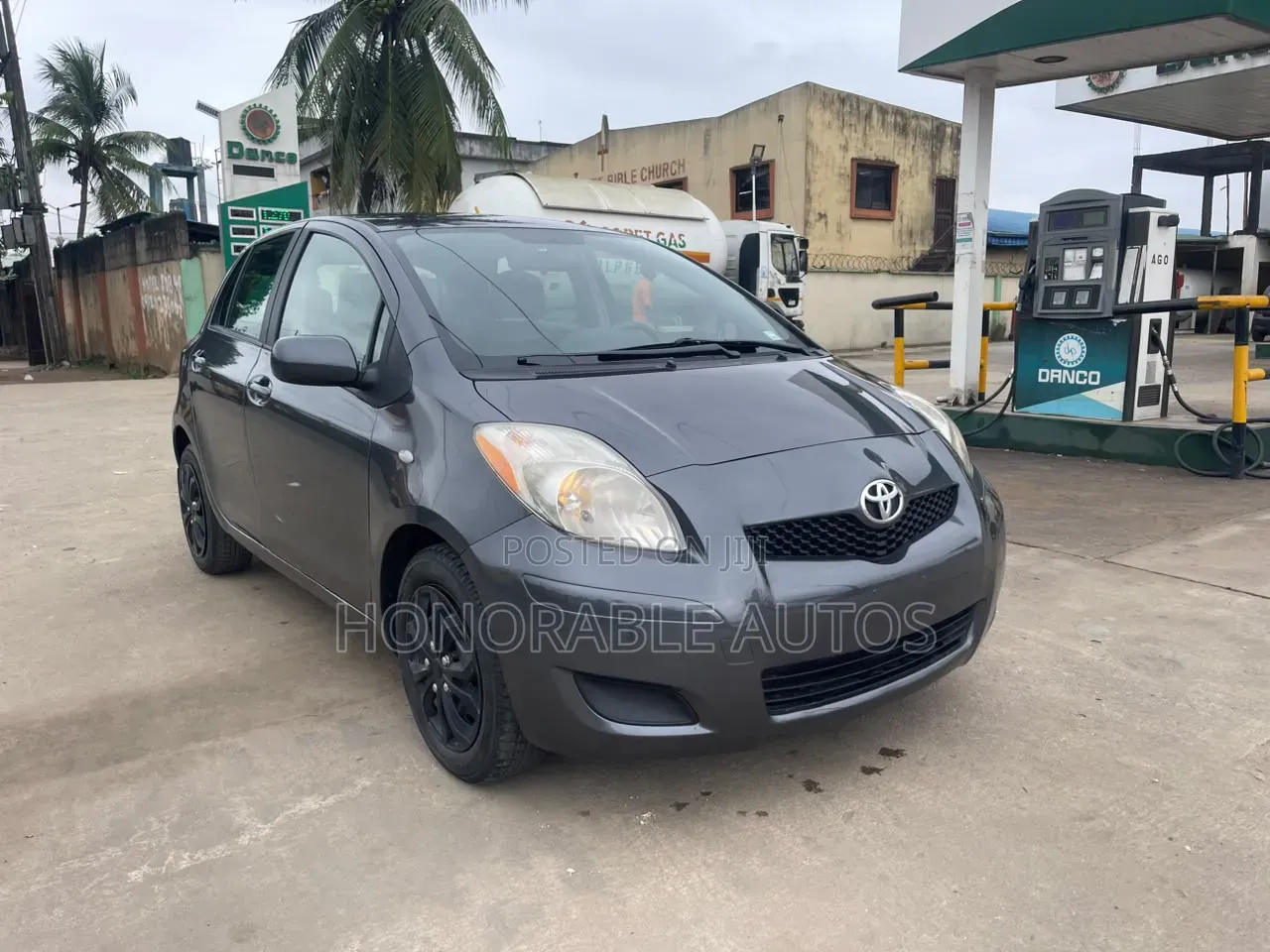 Toyota Yaris 2010 Gray