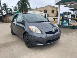 Toyota Yaris 2010 Gray