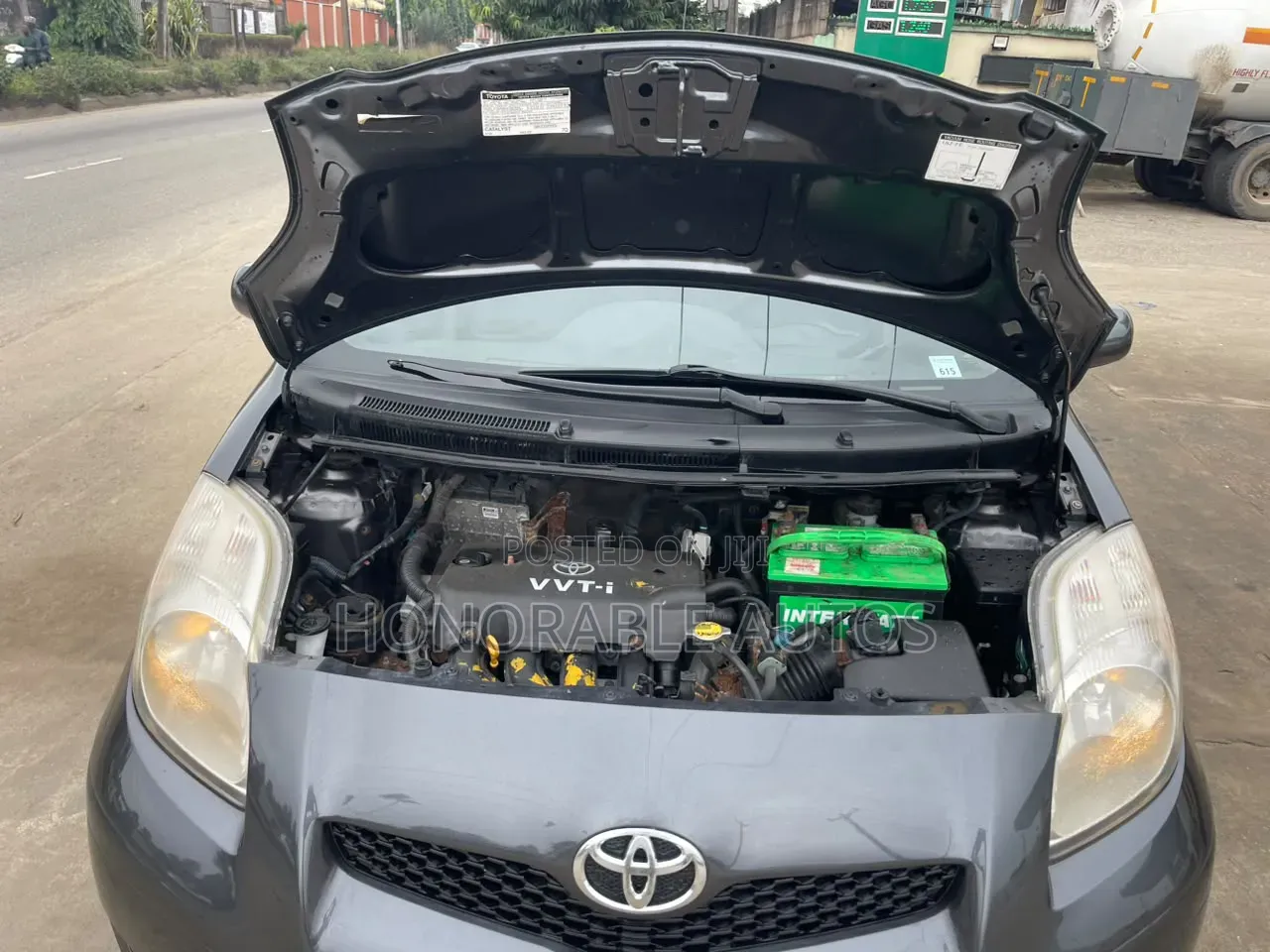 Toyota Yaris 2010 Gray