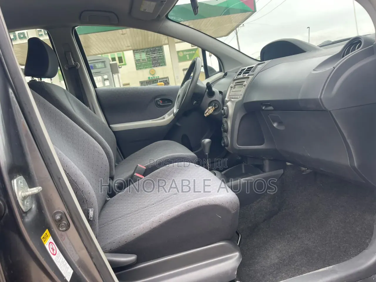 Toyota Yaris 2010 Gray