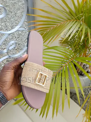 Raffia Slides