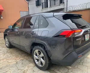 Toyota RAV4 2023 Green