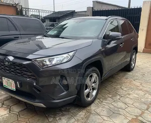 Toyota RAV4 2023 Green