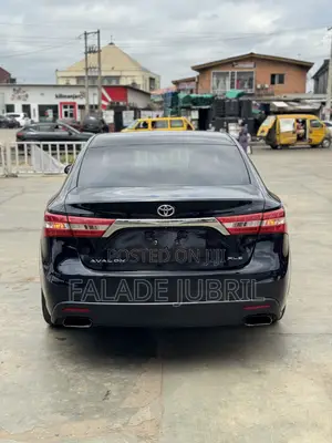 Toyota Avalon XLE Premium Sedan FWD (3.5L 6cyl 6A) 2013 Black