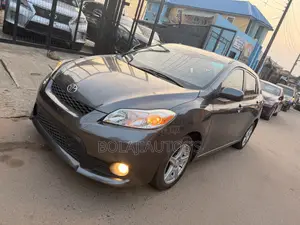 Toyota Matrix S Hatchback FWD (2.4L 4cyl 5A) 2013 Gray