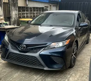 Toyota Camry SE FWD (2.5L 4cyl 8AM) 2018 Black