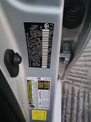 Toyota Corolla LE 4dr Sedan (1.8L 4cyl CVT) 2014 Silver