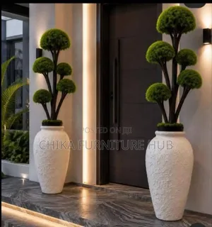 Quality Fibre Pot Wit Flower