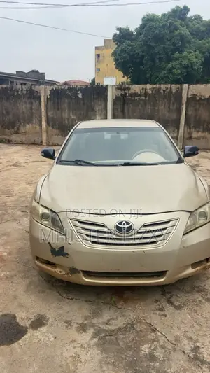 Toyota Camry 2006 Gold