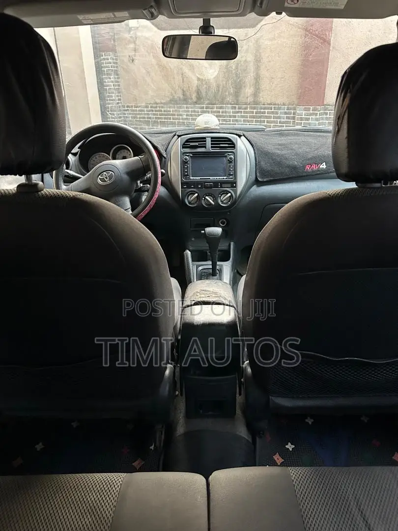 Toyota RAV4 Automatic 2004 Red