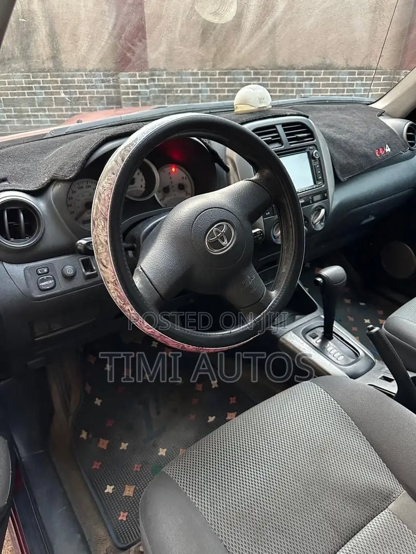 Toyota RAV4 Automatic 2004 Red