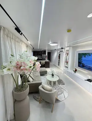 Luxurious One Bedroom Apartment at Admiralty Way