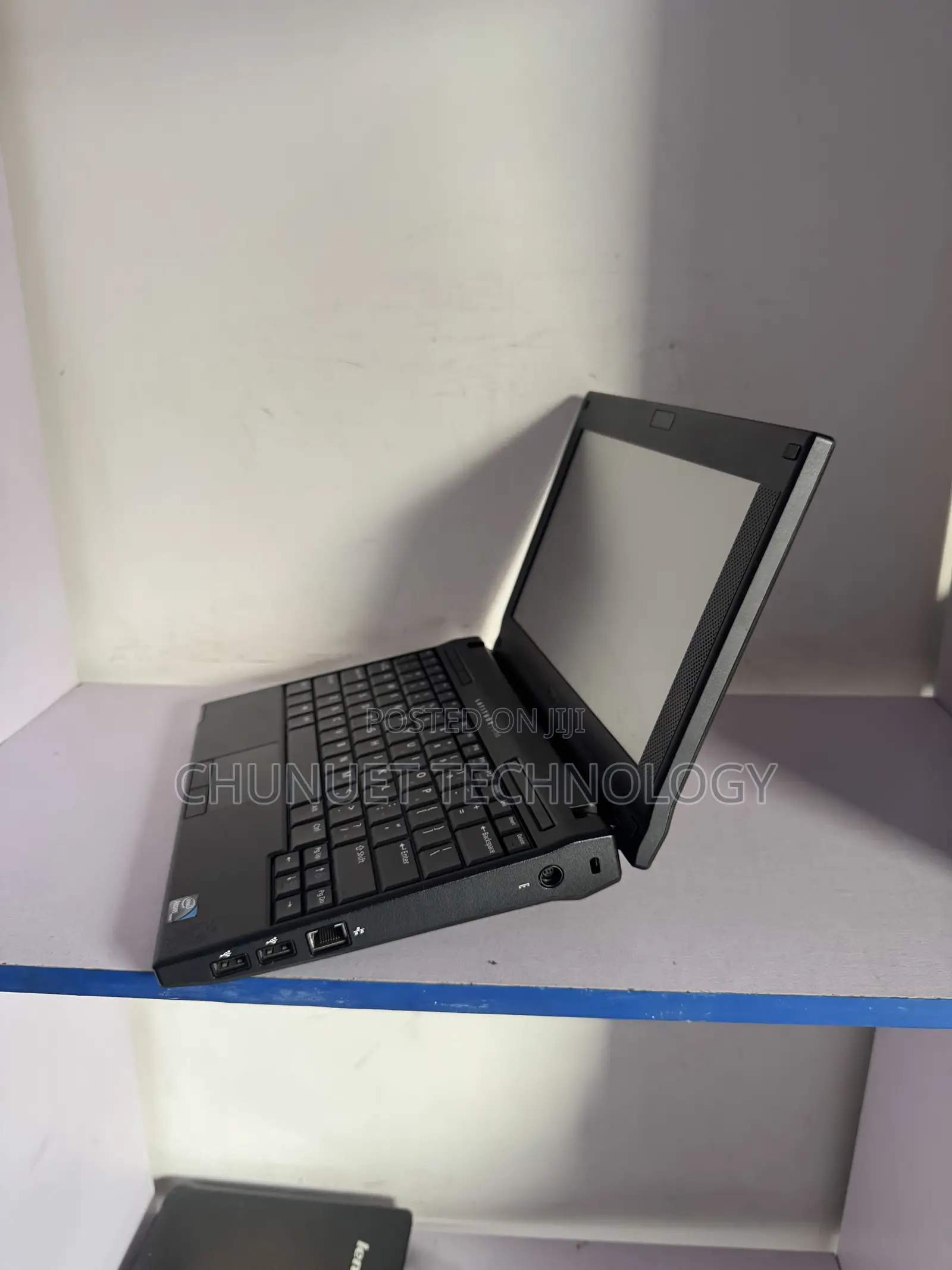 Laptop Dell Latitude 2100 2GB Intel Atom HDD 320GB