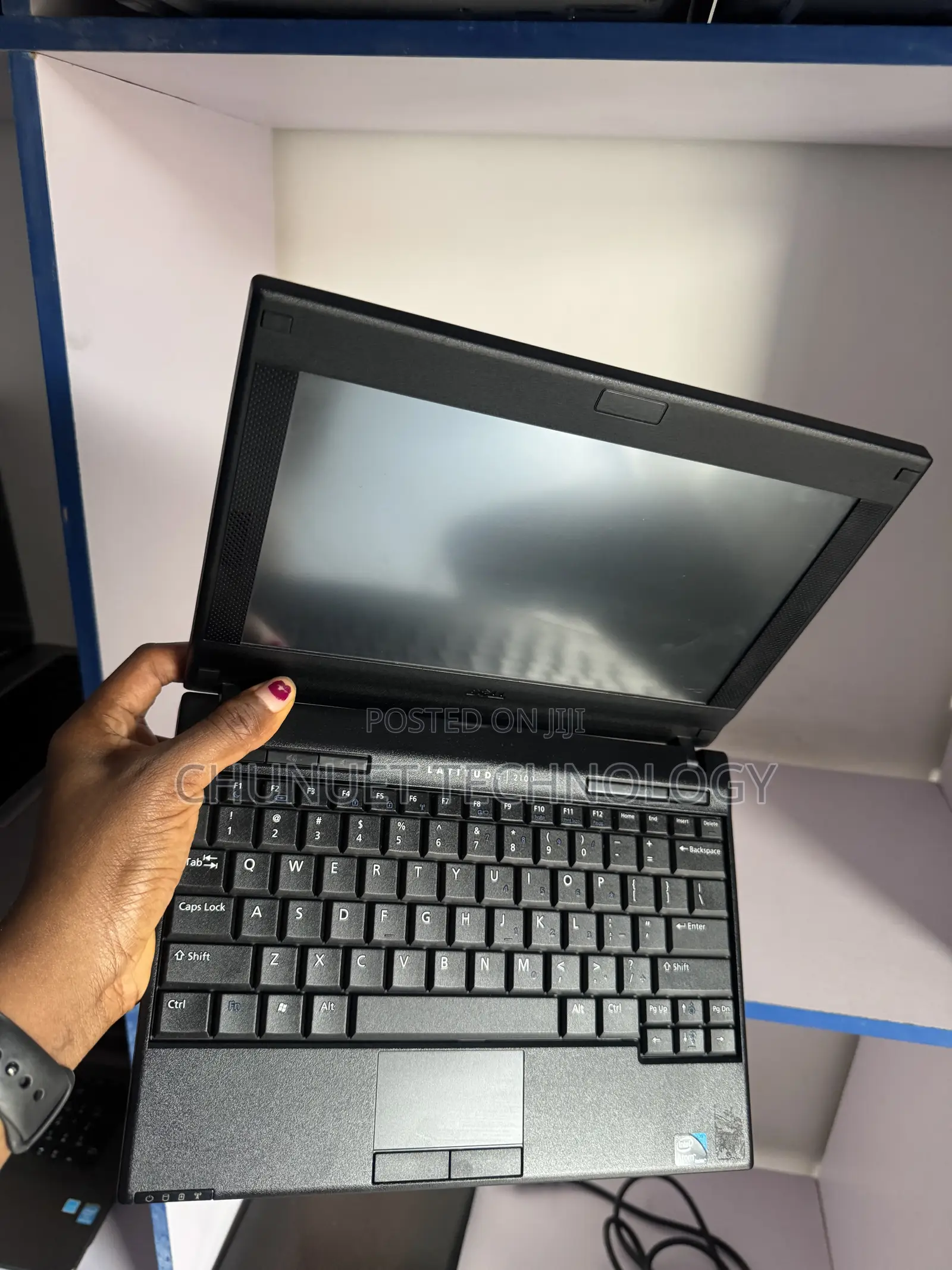 Laptop Dell Latitude 2100 2GB Intel Atom HDD 320GB