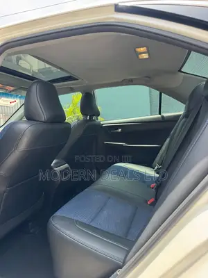 Toyota Camry SE w/Special Edition Pkg (2.5L 4cyl 6A) 2016 White