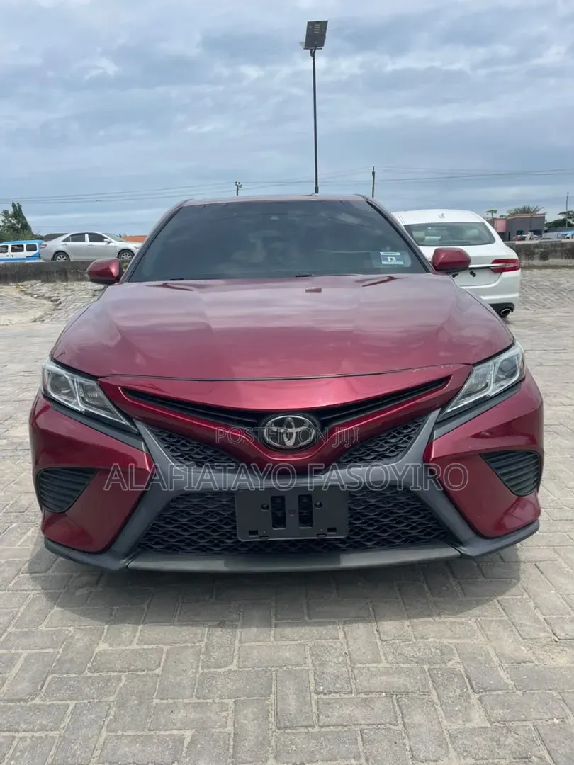 Toyota Camry 2018 Burgundy