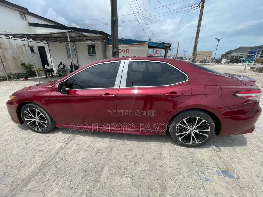 Toyota Camry 2018 Burgundy