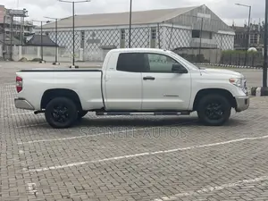 Toyota Tundra 2016 White