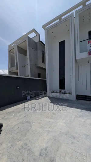 5bdrm Duplex in Lekki Peninsula, VGC / Ajah for sale