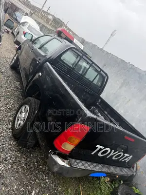 Toyota Hilux 2009 Black