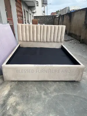 6x6 Full Padded Bedframe.