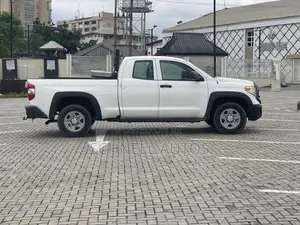 Toyota Tundra 2017 White