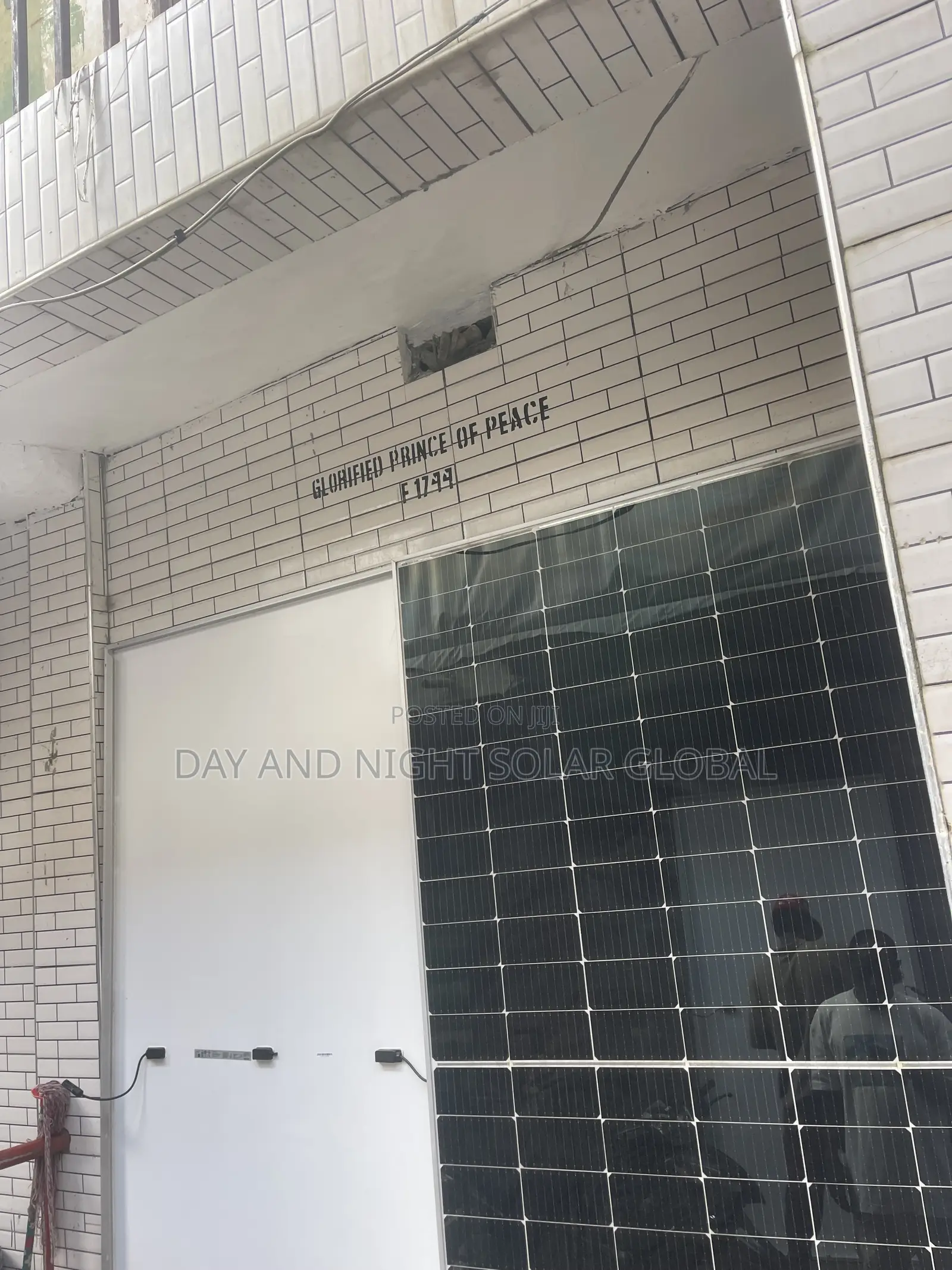 Clean Tukumbo 600watts Original Jinko Solar Panel