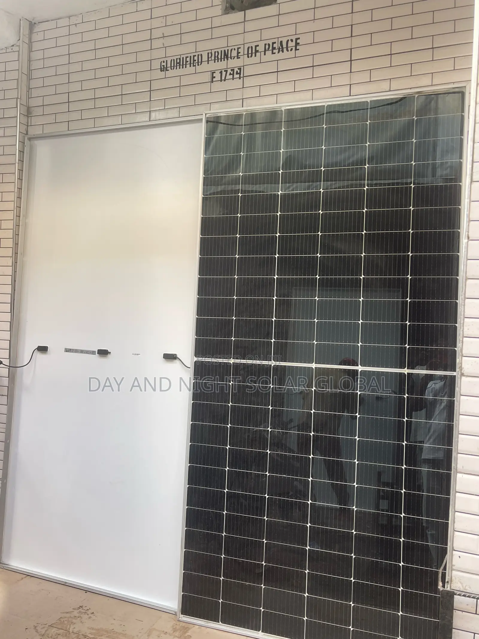 Clean Tukumbo 600watts Original Jinko Solar Panel