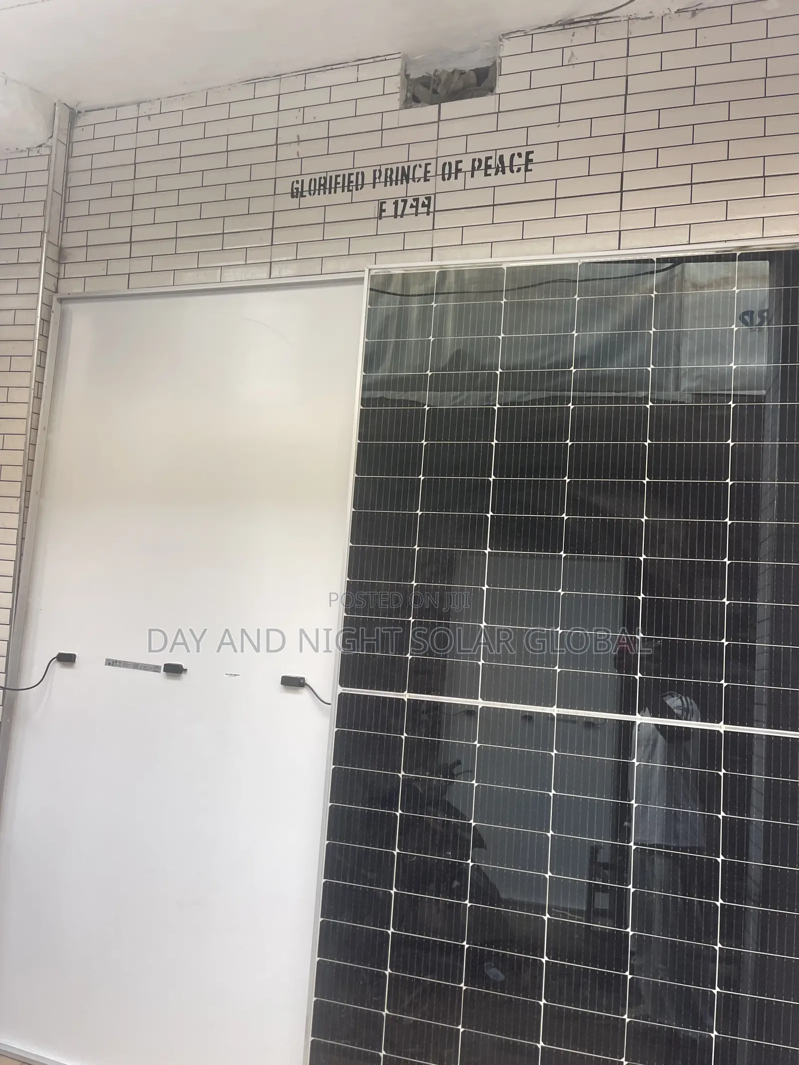 Original Clean Tukumbo 600watts Jinko Solar Panel