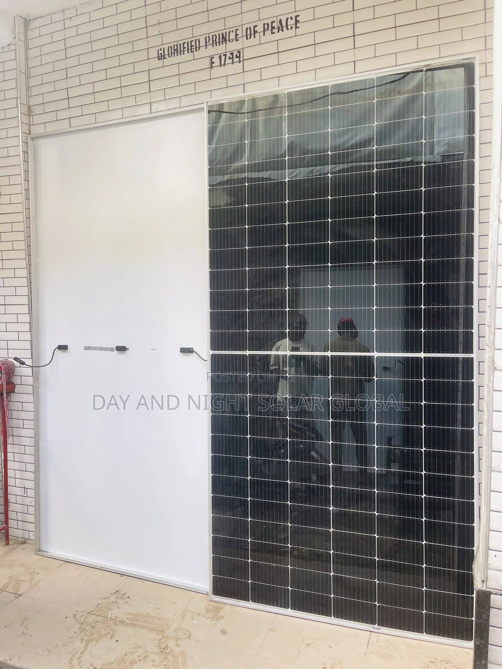 Original Clean Tukumbo 600watts Jinko Solar Panel