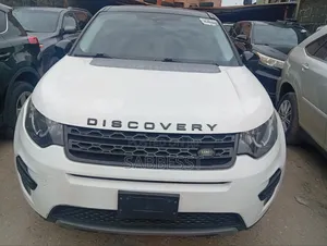 Land Rover Discovery Sport 2017 White
