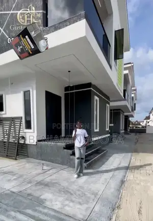 Furnished 3bdrm Mansion in Plantation City, Warri for sale