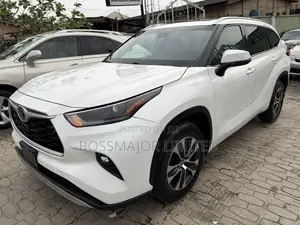 Toyota Highlander XLE 2021 White