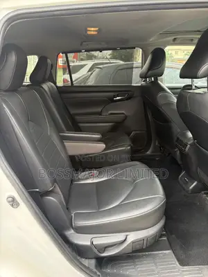 Toyota Highlander XLE 2021 White