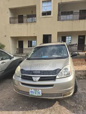 Toyota Sienna 2006 Gold