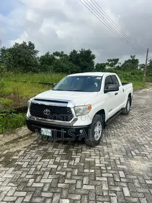 Toyota Tundra 2013 White