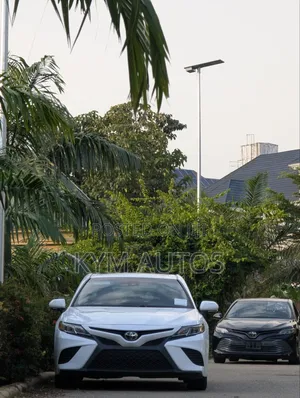 Toyota Camry 2018 White