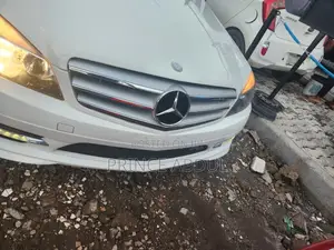 Mercedes-Benz C300 2011 White